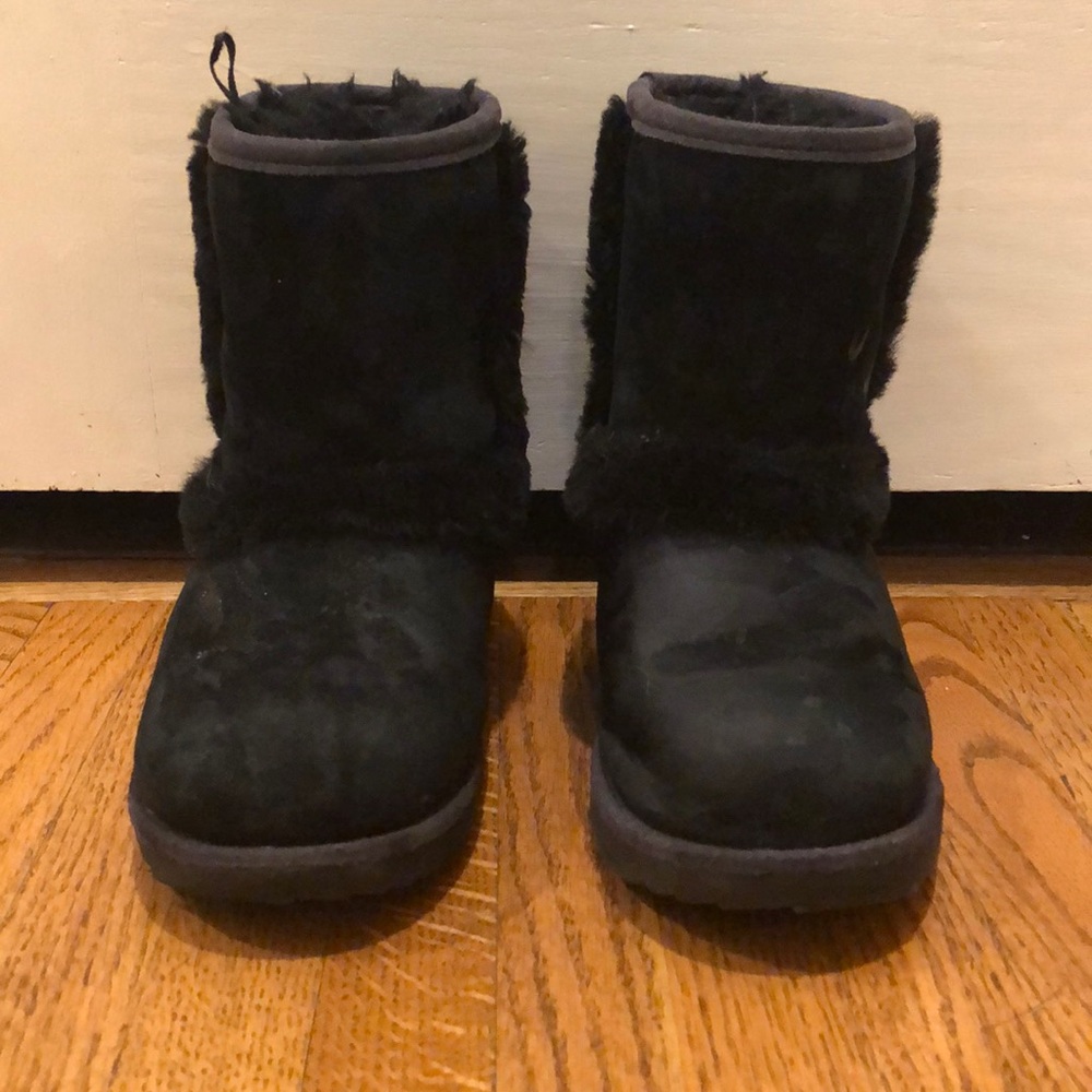 Kids size 12 uggs